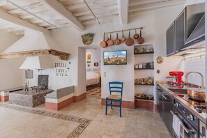 Réfrigérateur, four, plaque de cuisson, lave-vaisselle