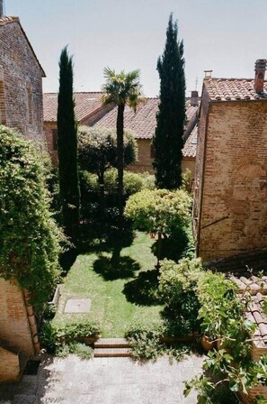 Property grounds - Donna Lavinia with indoor pool (Città della Pieve)