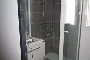 Shower - Pretty, comfortable house for 4 people, only 50 metres from the beach (Saint-Jean-de-Monts)