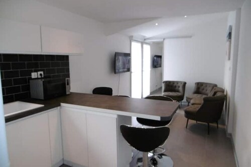 Pretty, comfortable house for 4 people, only 50 metres from the beach