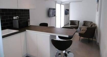 Pretty, comfortable house for 4 people, only 50 metres from the beach