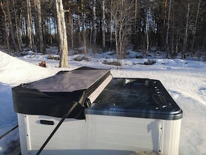 House, 3 Bedrooms, City View | Outdoor spa tub