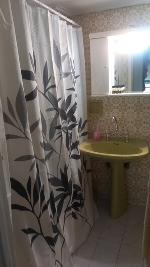 Bidet, towels, soap, toilet paper - Two-room apartment Kalamatas center (Kalamata)