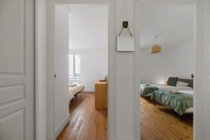 Bügeleisen/Bügelbrett, Reisekinderbett, WLAN, Bettwäsche