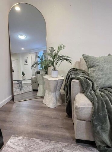 Modern 2BR Retreat w/ Full Kitchen & Living