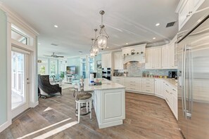 Fridge, microwave, stovetop, dishwasher - Elm Street Retreat - by Island Real Estate Vactions (Anna Maria)