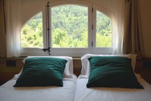 5 chambres, fer et planche à repasser, Wi-Fi gratuit, draps fournis