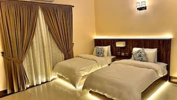 8 bedrooms, iron/ironing board, WiFi, bed sheets