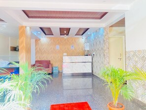 Deluxe Double Room, City View | Lobby