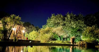 Maison de caractÚre en pierre avec piscine & spa, espace et authenticité