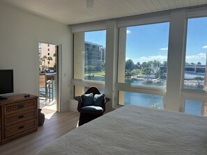2 bedrooms, iron/ironing board, WiFi, bed sheets - Beachplace Oasis on the south end of Longboat Key (Longboat Key)