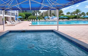 Outdoor pool, a heated pool - Beachplace Oasis on the south end of Longboat Key (Longboat Key)