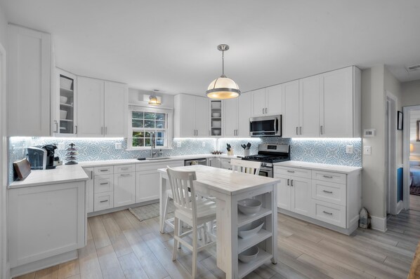 Microwave, oven, stovetop, dishwasher