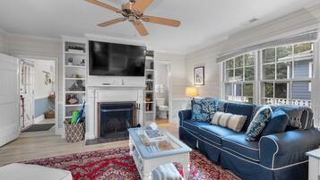 Télévision, cheminée