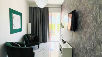 Apartment, 1 Bedroom, Balcony | Living area