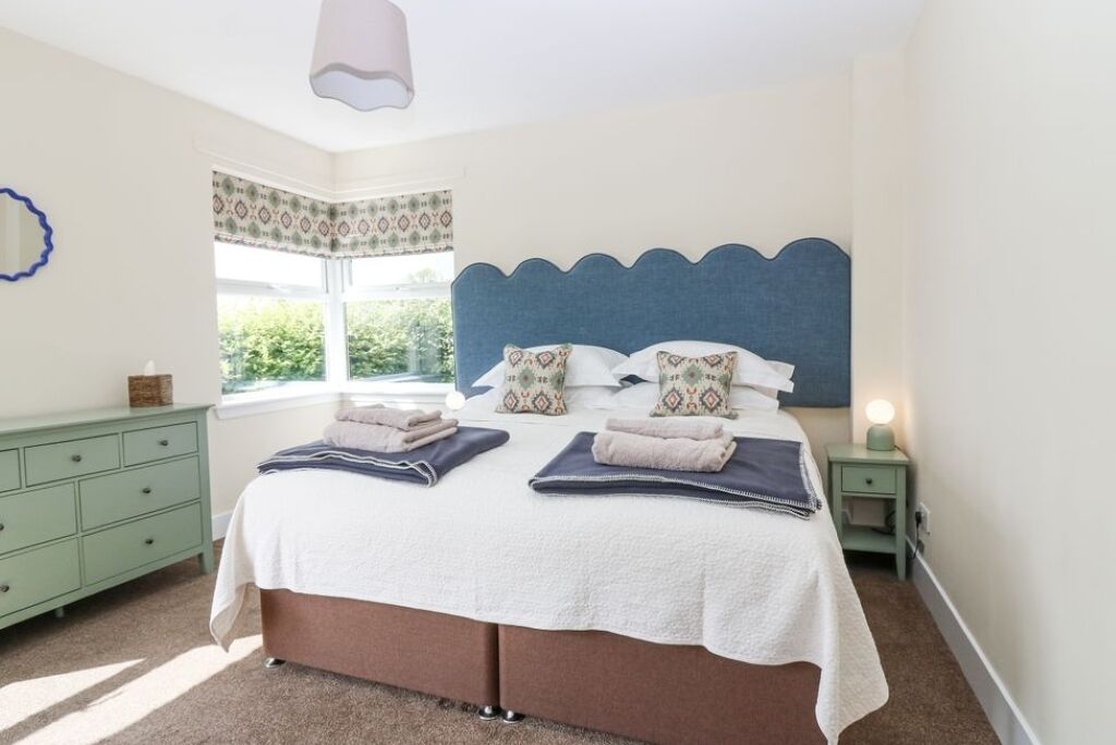 3 bedrooms, iron/ironing board, travel cot, free WiFi