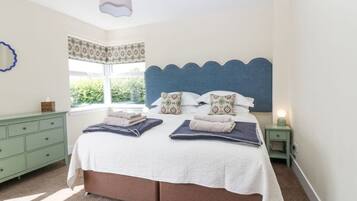 3 bedrooms, iron/ironing board, travel cot, free WiFi