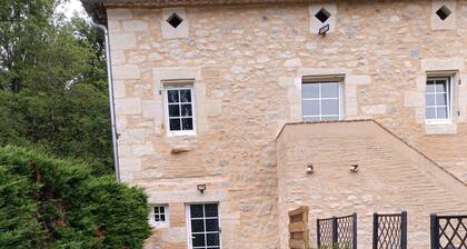 Studio Aux vieux fours prĂšs accĂšs autoroute, au calme et lieu verdoyant