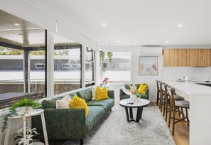 Interior - Sunset Shore Retreat – Waterfront Reserve Escape a (Summerland Point)