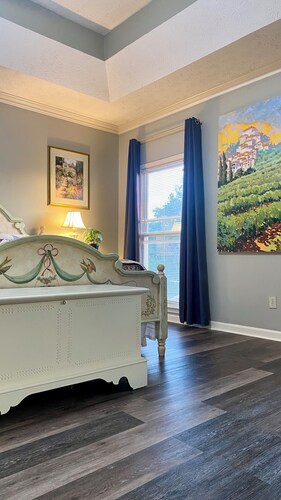 Spacious 4-bedroom house in charming Lawrenceville with AC