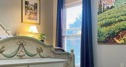 Spacious 4-bedroom house in charming Lawrenceville with AC