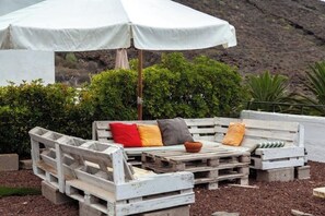 Property grounds - "C" Modern stay: sea view! (Santiago del Teide)