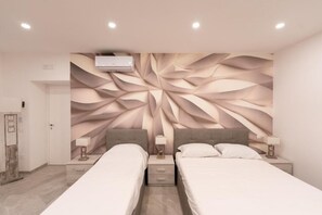In-room safe, soundproofing, free WiFi - Suites Gaudioso Napoli Center (Naples)