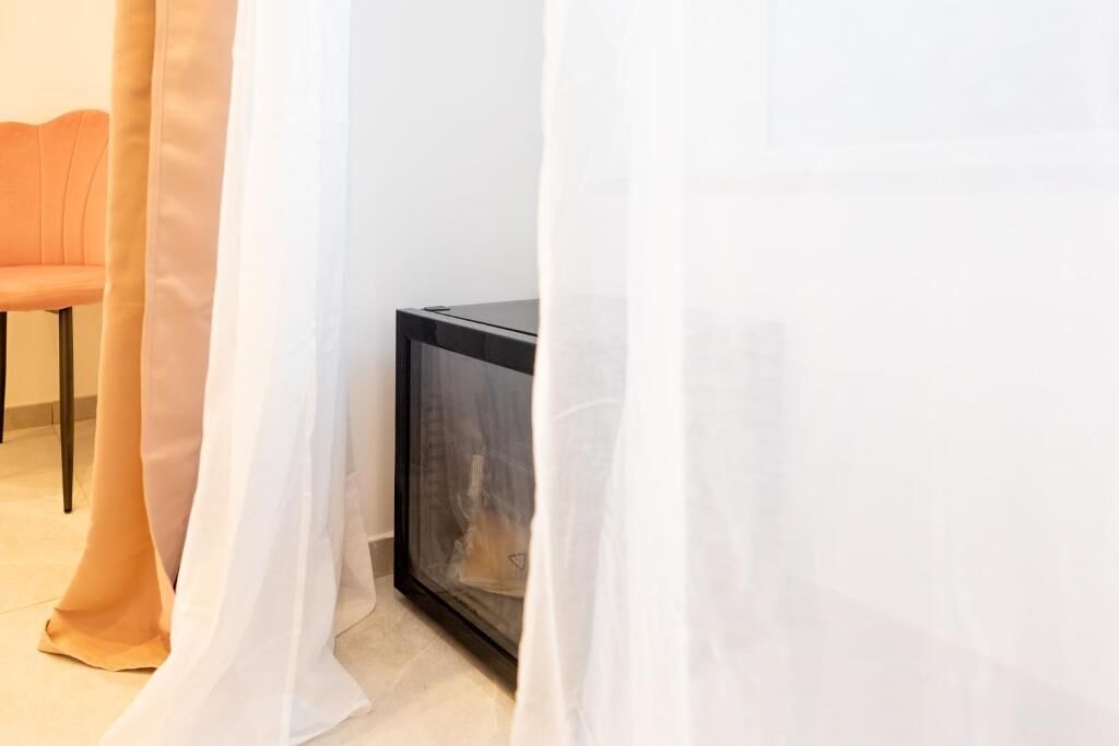 Basic Double Room, Courtyard View | Interior