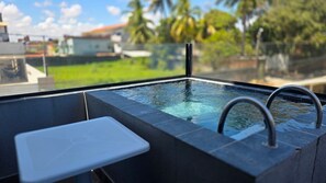 Classic Apartment | Outdoor spa tub - Studio piscina privativa 10 by La Playa (Ipojuca)