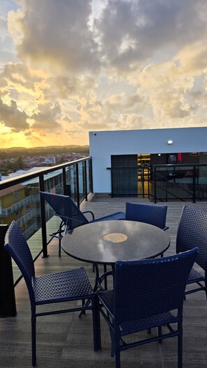 Outdoor dining - Studio piscina privativa 10 by La Playa (Ipojuca)