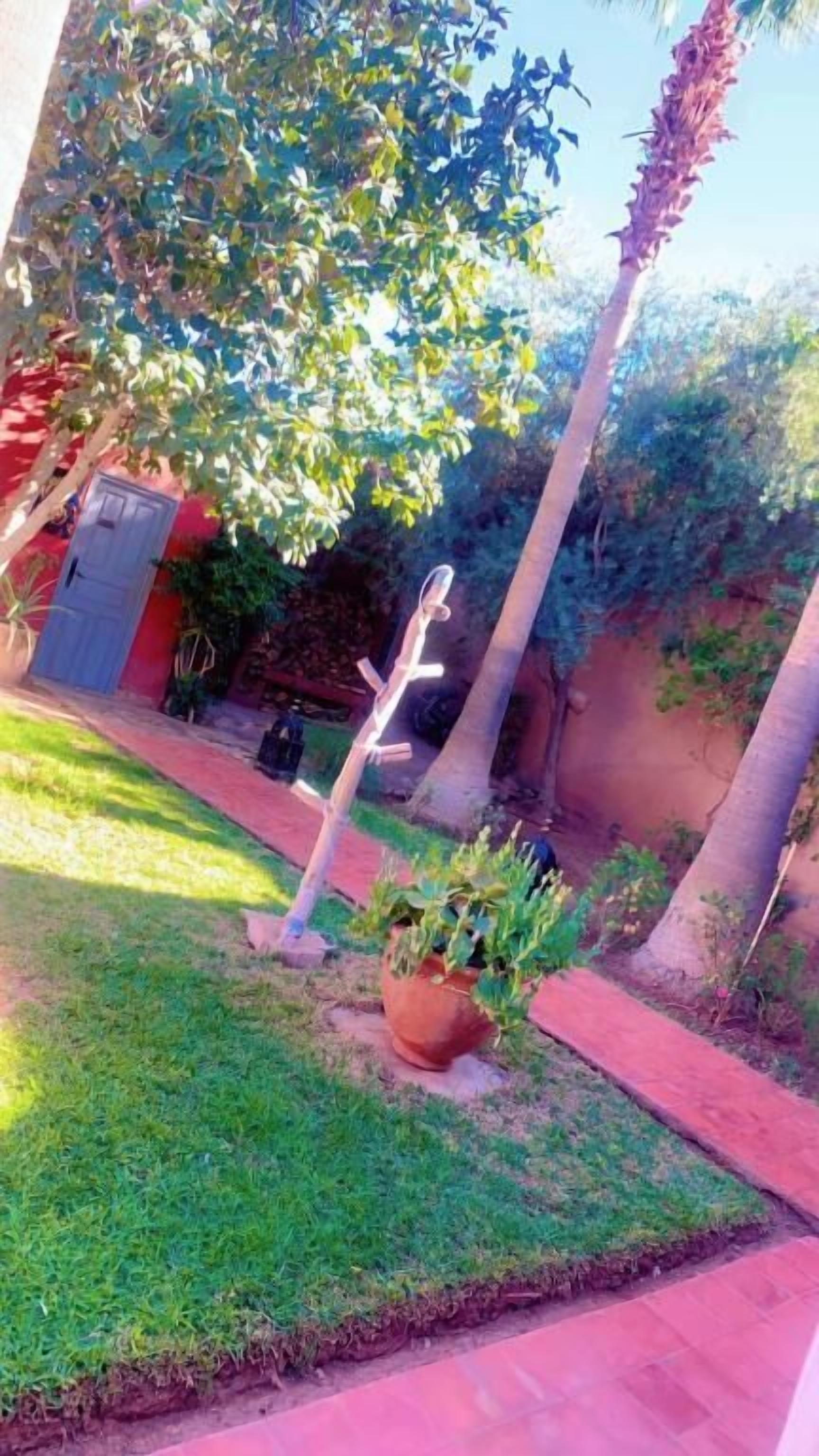 Standard Triple Room, Garden View | Kawasan hartanah