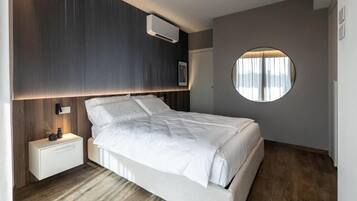 Premium Apartment, 2 Bedrooms, Balcony | Premium bedding, down comforters, memory foam beds, in-room safe