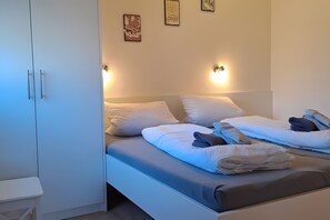 Bügeleisen/Bügelbrett, WLAN, Bettwäsche