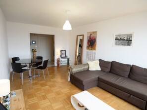 TV - Beautiful bright apartment in Lyon (Lyon)