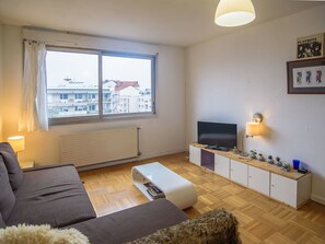 TV - Beautiful bright apartment in Lyon (Lyon)