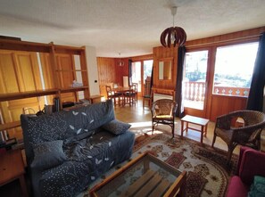 TV - Apt or chalet near the village Combloux (Combloux)