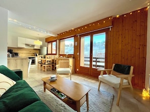 Living area - Apartment with mountain and slope views (Combloux)