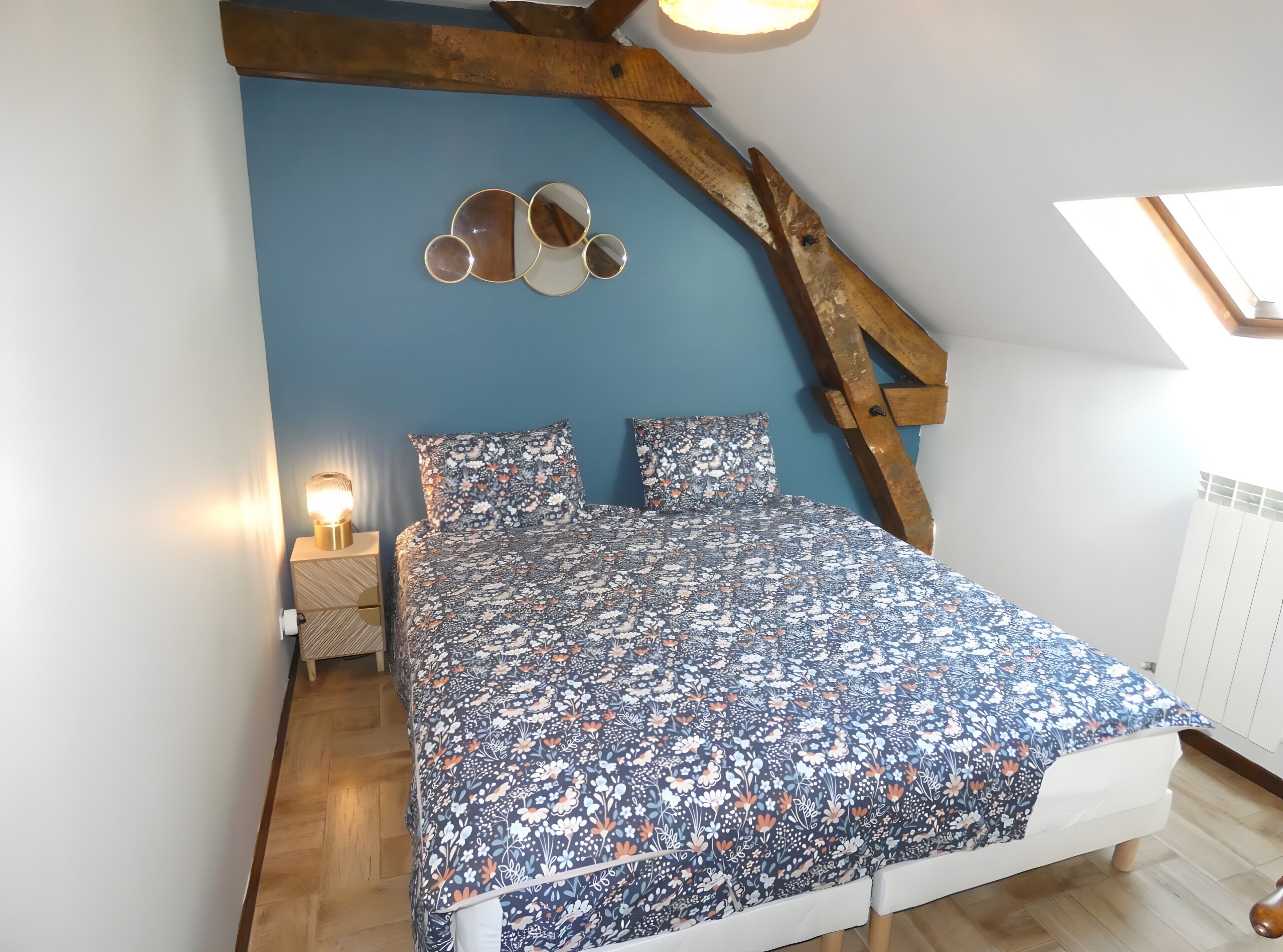 Strykjärn/strykbräda, wi-fi och sängkläder