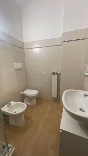 Bathroom - Vrbo Property (Campagnatico)