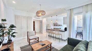 Appartement, 2 chambres, fumeurs, balcon | Salle de séjour