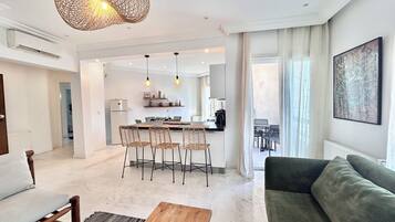 Appartement, 2 chambres, fumeurs, balcon | Salle à manger