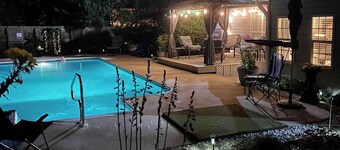 4-bedroom house in adorable Pinehurst with cozy living spaces