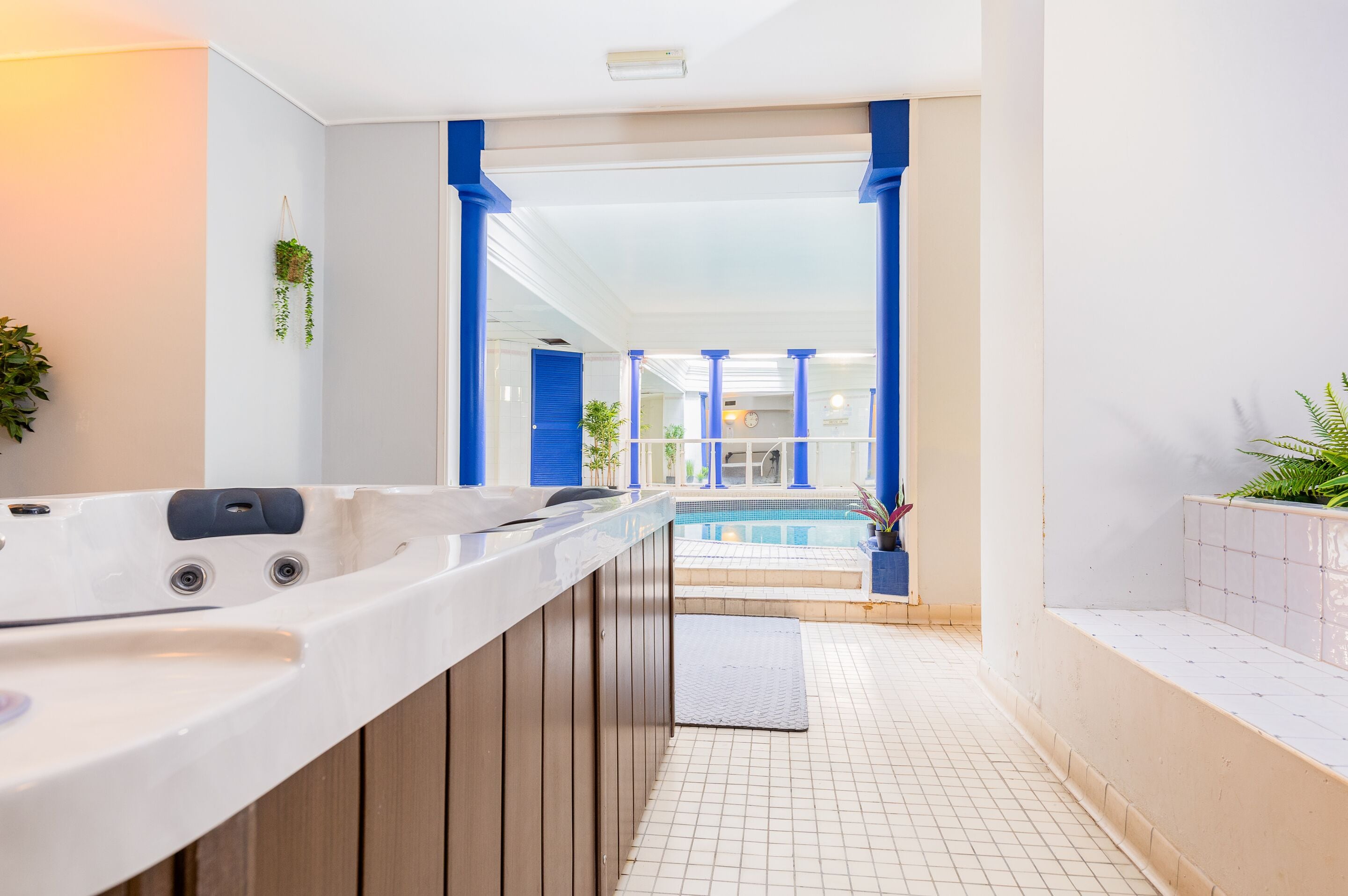 Bồn tắm spa trong nhà