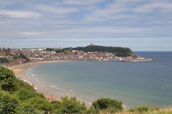 Deluxe Double Room, Sea View | Beach - Beach House Rooms (Scarborough)
