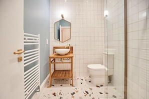 Bathroom - Beach House Rooms (Scarborough)