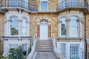 Deluxe Studio, Ensuite | Exterior - Beach House Rooms (Scarborough)