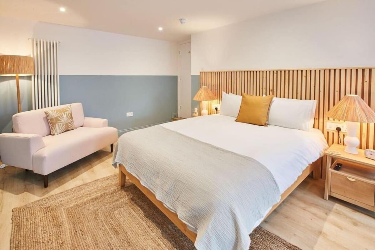 Phòng 4 Deluxe, có phòng tắm riêng | Truy cập Internet không dây miễn phí