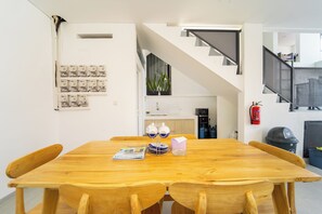 Dining - Artric Profesional Living by ARBA (Kota Semarang)