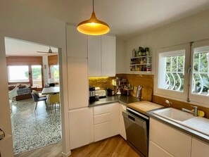 Private kitchen - Exceptional view of Cap de Creus (LLANÇA)