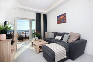 Living area - Giannis sea-view apartment (Corfu)